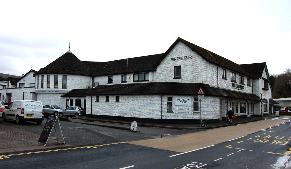 16-26 Red Lion Yard, Okehampton to rent - Building Photo - Image 2 of 5