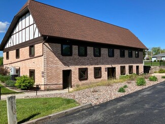 More details for 1305 Chestnut St, West Bend, WI - Office for Sale