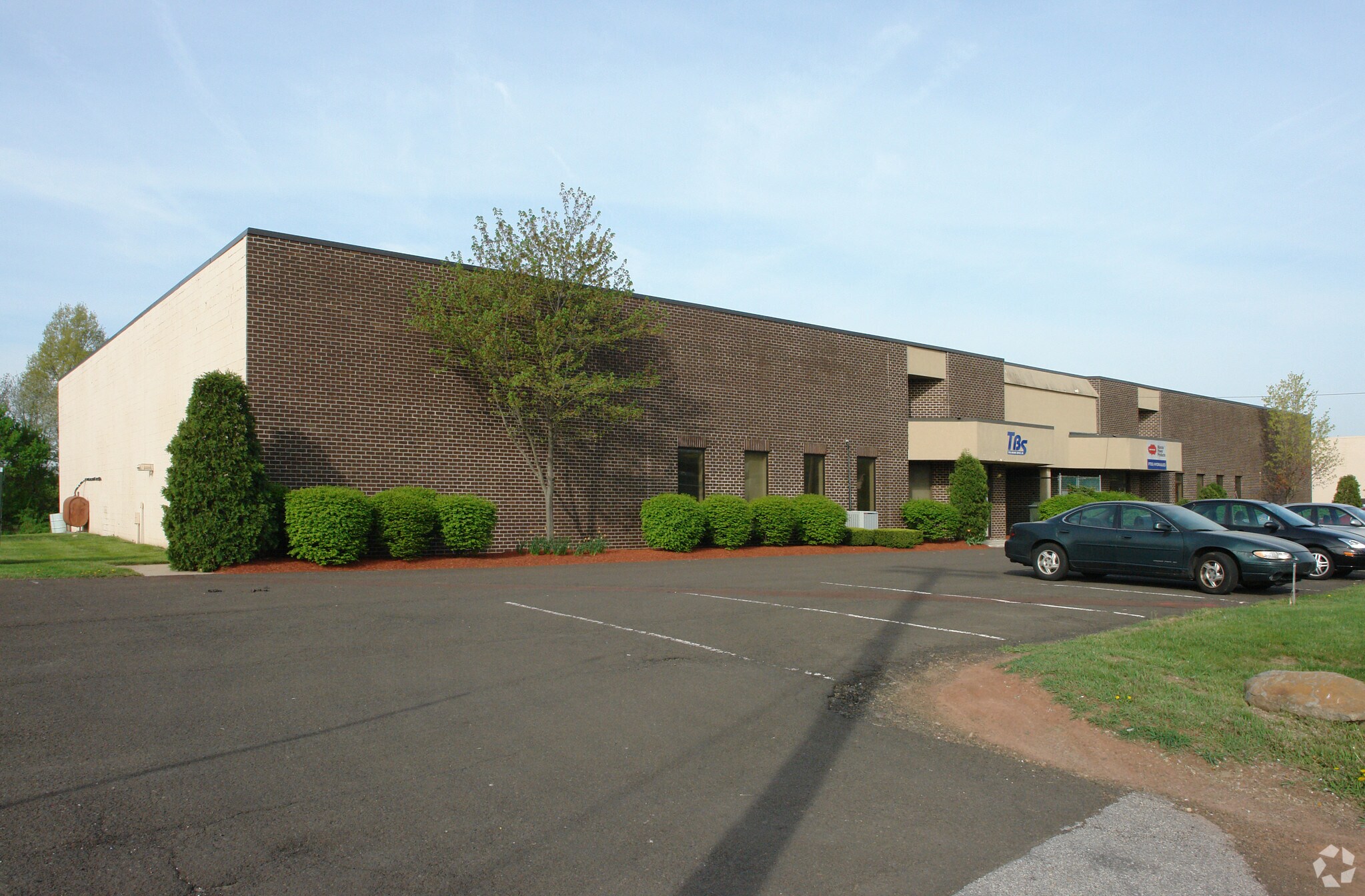 2570 Industry Ln, Norristown, PA for sale Primary Photo- Image 1 of 1