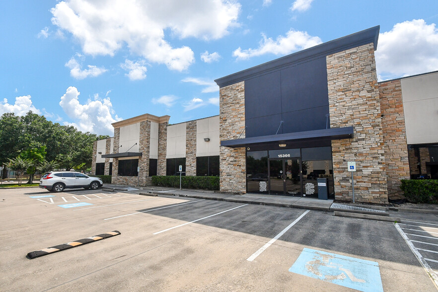 15366 Park Row, Houston, TX for rent - Building Photo - Image 1 of 30