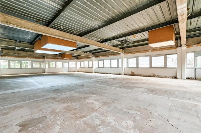 Office in Saint-Cloud to rent Interior Photo- Image 1 of 7
