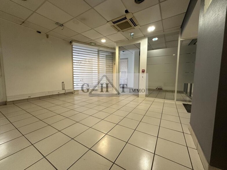 Retail in Bonneuil-sur-Marne to rent - Interior Photo - Image 3 of 11