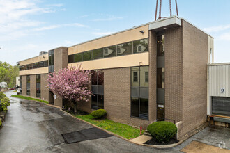 2 New Rd, Aston, PA for rent Building Photo- Image 1 of 11