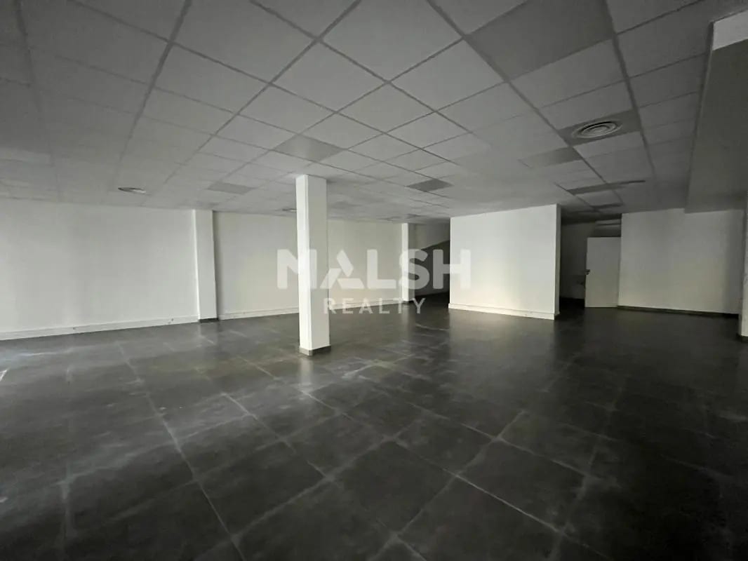 Retail in Lyon to rent Interior Photo- Image 1 of 8
