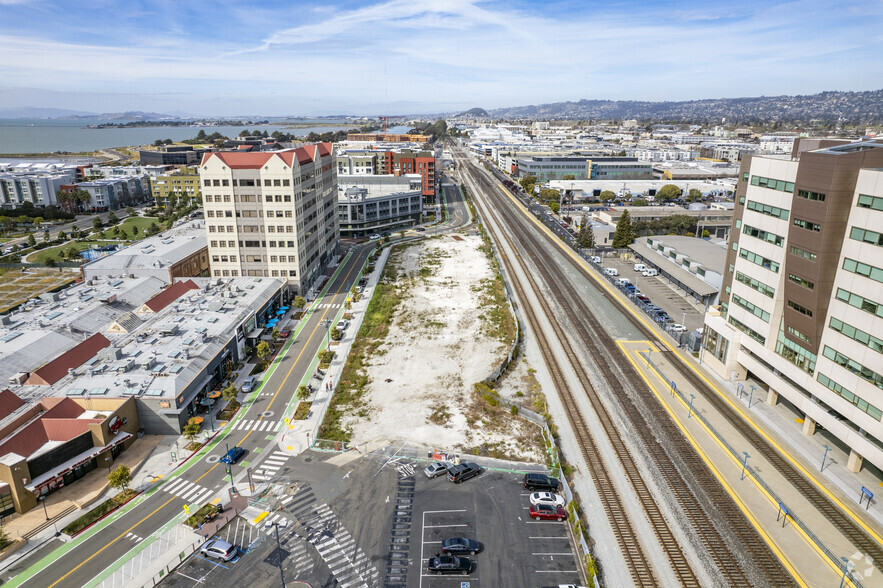 5959 Shellmound St, Emeryville, CA for rent - Aerial - Image 3 of 4