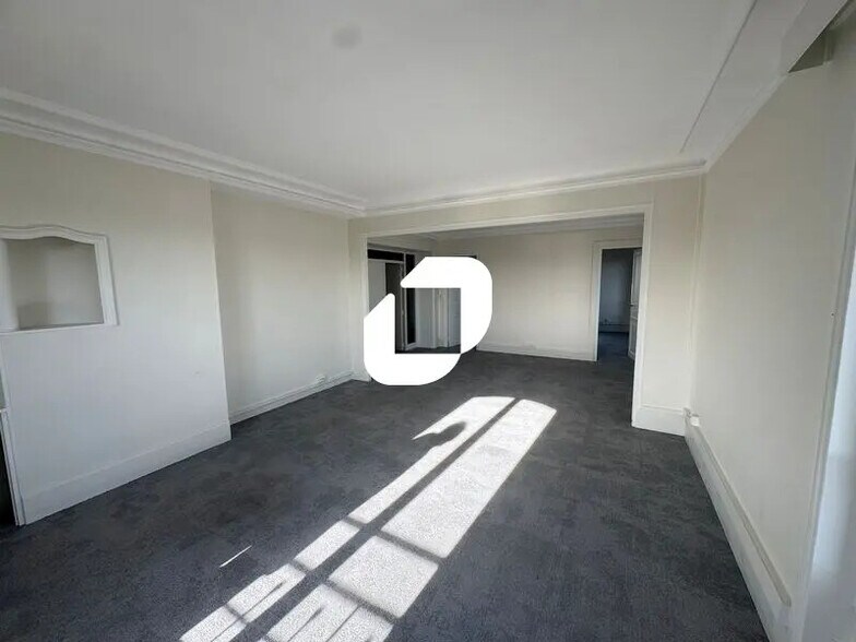 Office in Bourg-la-Reine to rent - Interior Photo - Image 3 of 8