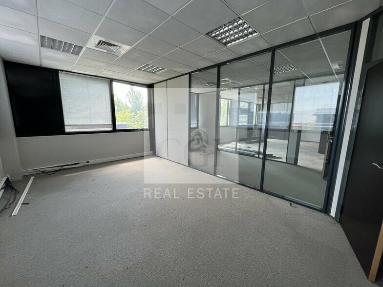 80 Rue Condorcet, Vaulx-Milieu to rent - Interior Photo - Image 3 of 12