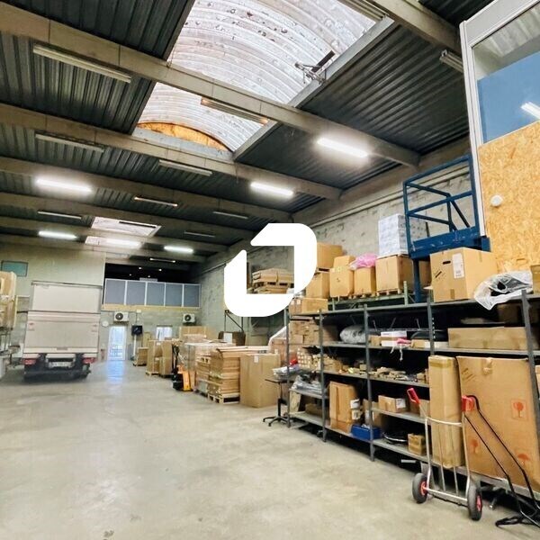 Light Industrial in Hérouville-en-Vexin for sale Building Photo- Image 1 of 11