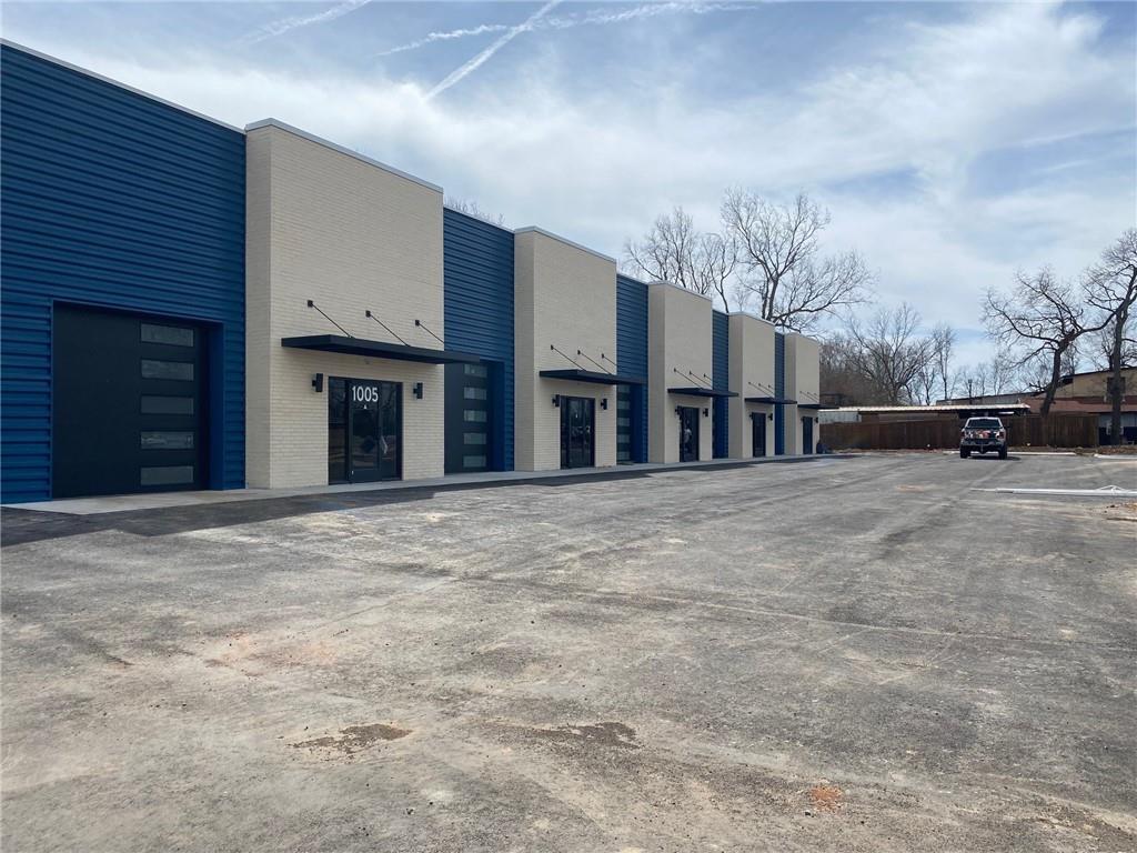 1005 N Bloomington St, Lowell, AR to rent Building Photo- Image 1 of 4