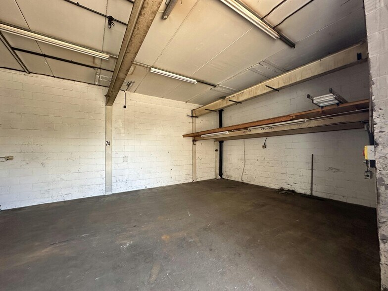 Thame Rd, Haddenham to rent - Building Photo - Image 2 of 6