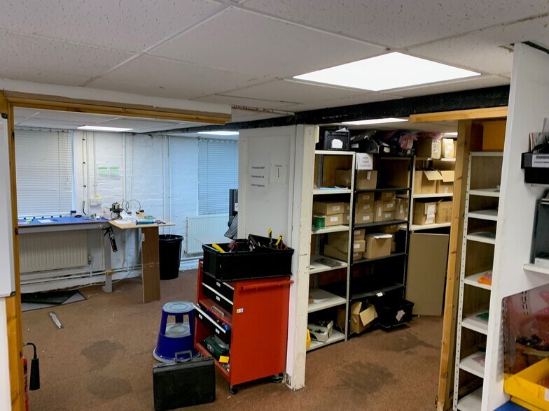 18 Brick Mill Rd, Pudsey LS28 9EN Regency House UK