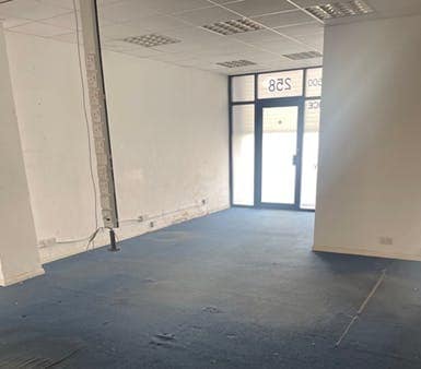 258 Amesbury Ave, London to rent - Interior Photo - Image 3 of 4