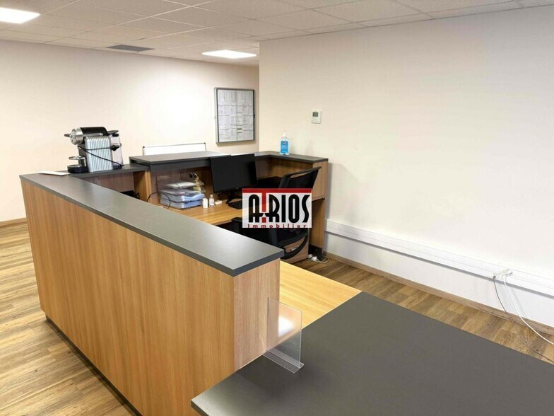 Office in La Farlède for sale - Interior Photo - Image 3 of 8