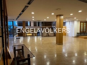 Retail in Santa Coloma de Gramenet, Barcelona to rent Interior Photo- Image 2 of 3