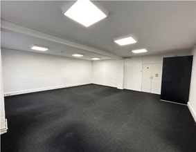 Horton Rd, Slough to rent Interior Photo- Image 2 of 3