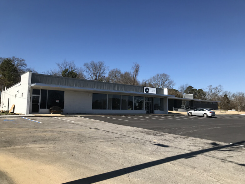 2230-2244 North Rd, Gardendale, AL for rent - Building Photo - Image 2 of 4