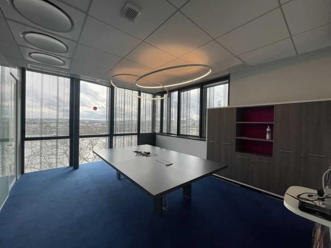 Office in Rouen to rent Building Photo- Image 1 of 13