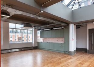 75-77 Margaret St, London to rent Interior Photo- Image 2 of 4