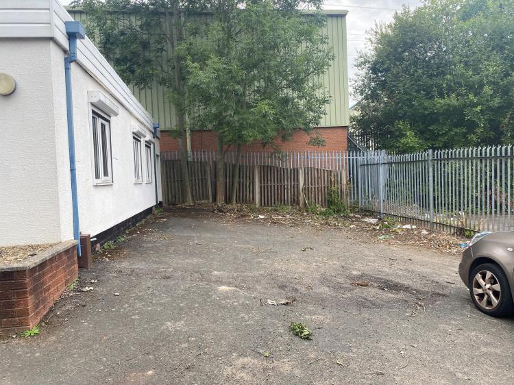 Pedmore Rd, Brierley Hill to rent - Building Photo - Image 2 of 2