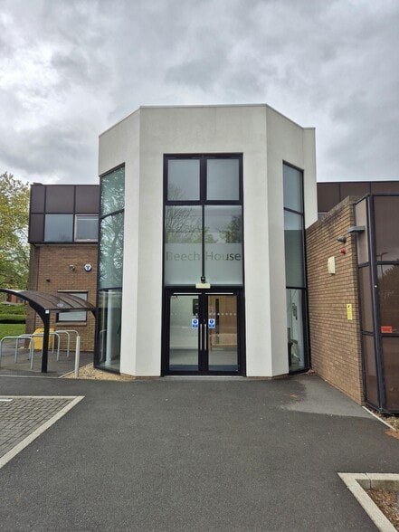 Breckland, Milton Keynes to rent - Building Photo - Image 2 of 4