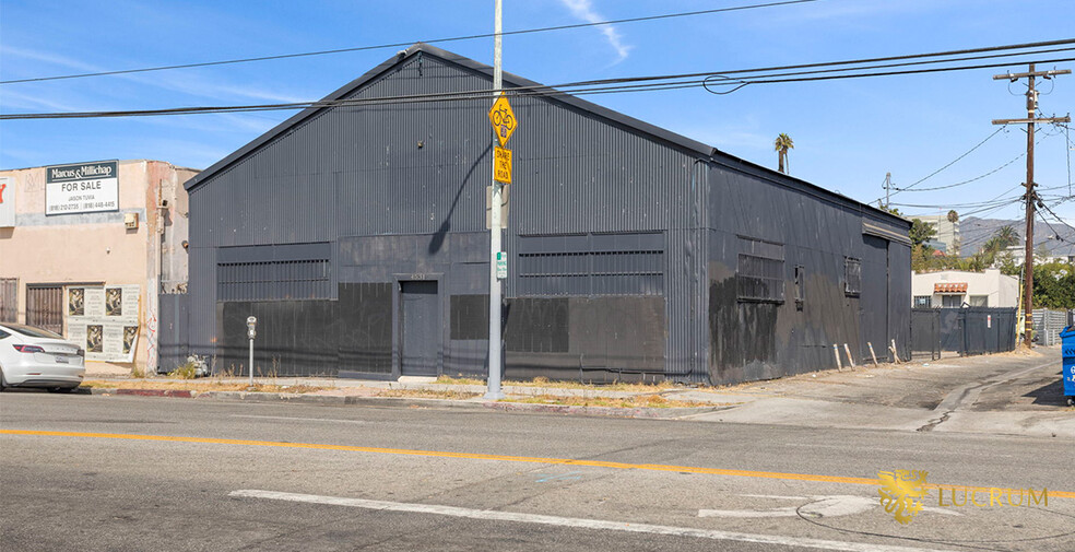 4531 Santa Monica Blvd, Los Angeles, CA for rent - Building Photo - Image 2 of 28