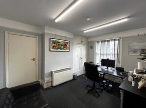 271 High St, Berkhamsted to rent Interior Photo- Image 2 of 3