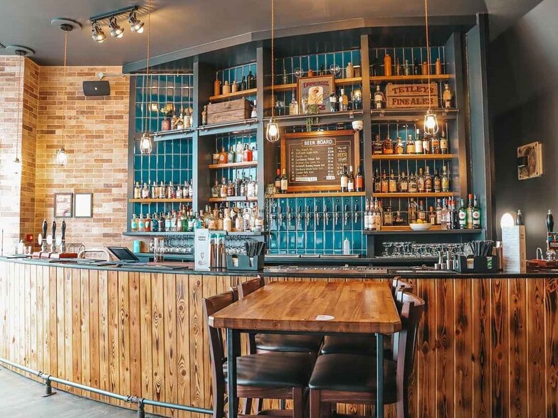 68 John William St, Huddersfield for sale - Interior Photo - Image 2 of 3