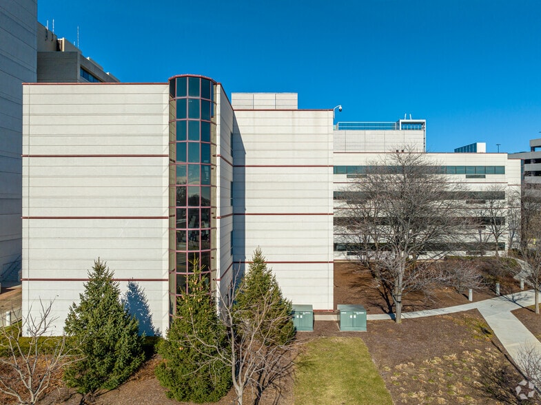 4400 W 95th St, Oak Lawn, IL to rent - Building Photo - Image 2 of 8