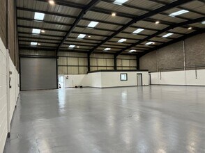 Brunel Rd, Corby to rent Interior Photo- Image 2 of 5