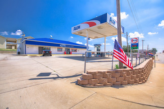 401 W Davis Ave, Weatherford, OK for sale Primary Photo- Image 1 of 36