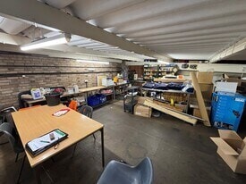 Units 4 & 5 Murdock Rd, Bedford to rent Interior Photo- Image 1 of 2