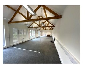 Abbey Barn Ln, High Wycombe to rent Interior Photo- Image 2 of 3