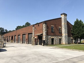 1635 Beaver Ruin Rd, Norcross, GA for rent Building Photo- Image 2 of 10