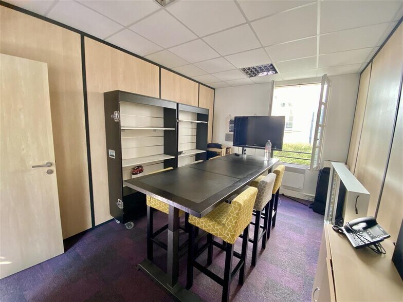 Office in Sèvres to rent - Interior Photo - Image 3 of 8