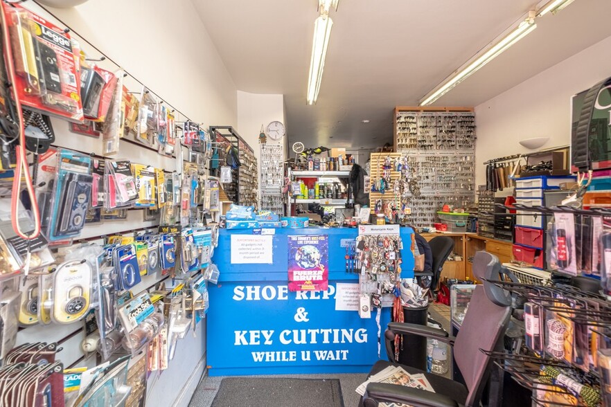 115 Junction Rd, London to rent - Interior Photo - Image 3 of 15