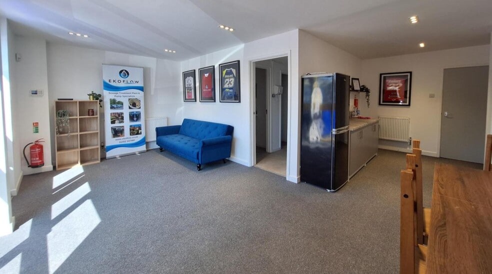Brunel Way, Stonehouse to rent - Interior Photo - Image 2 of 6