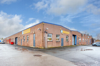 55 Stone Rd, Stoke On Trent for rent Primary Photo- Image 1 of 3