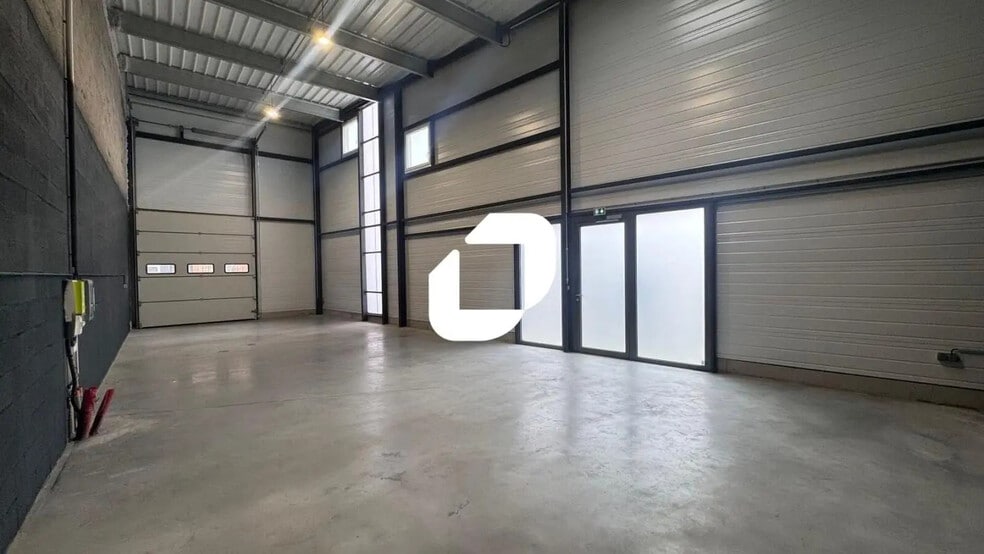 6 Rue Simone Veil, Holtzheim to rent - Interior Photo - Image 2 of 8