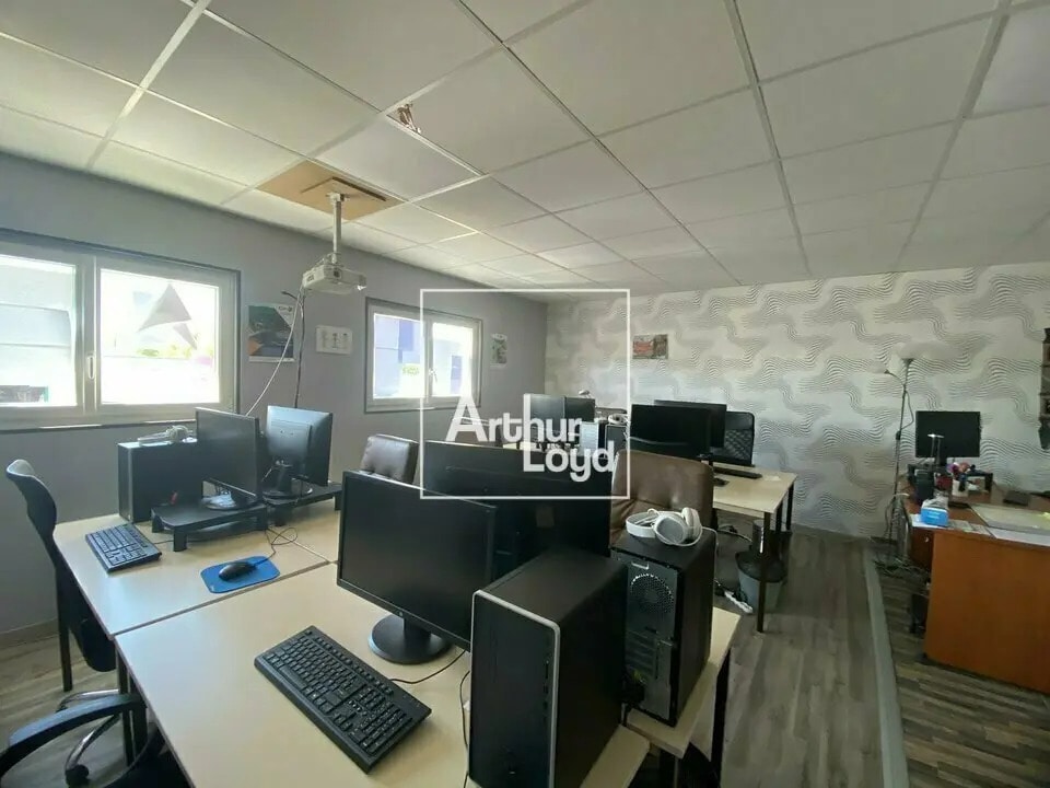 Location Bureaux 116 m² - Photo 1