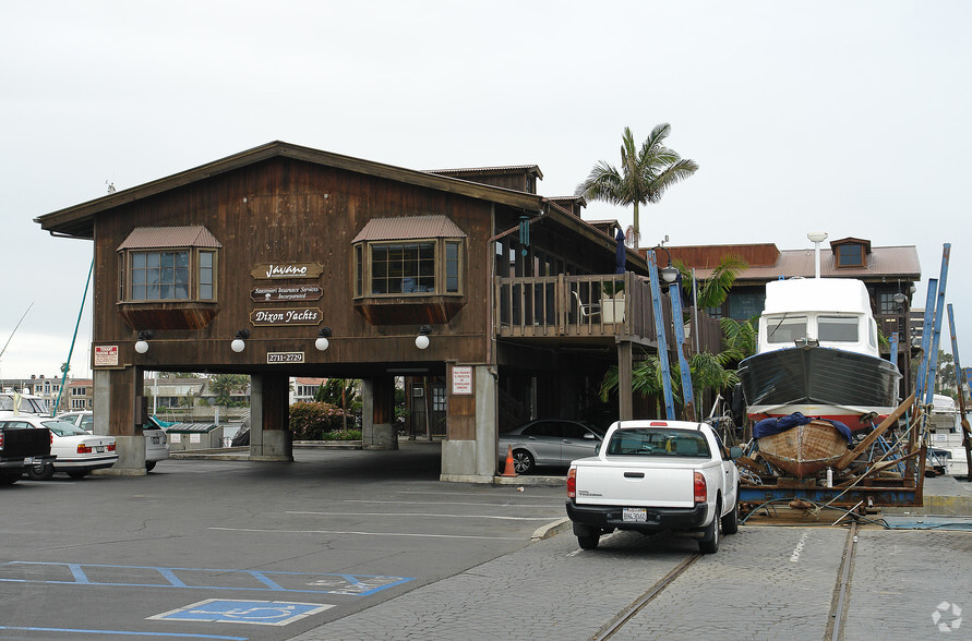 2711-2729 W Coast Hwy, Newport Beach, CA for rent - Building Photo - Image 1 of 9