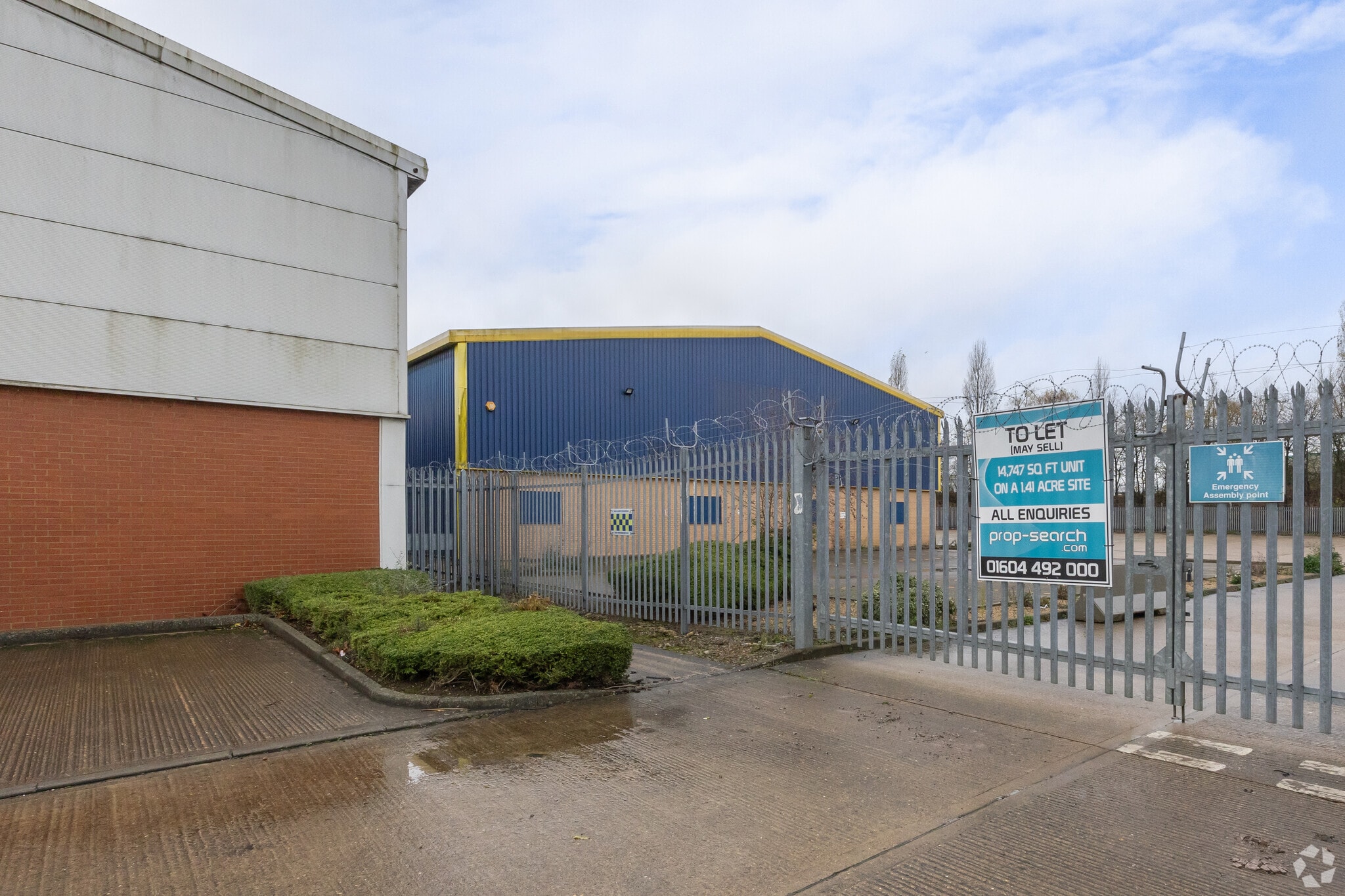 Pilot Rd, Corby to rent Primary Photo- Image 1 of 3