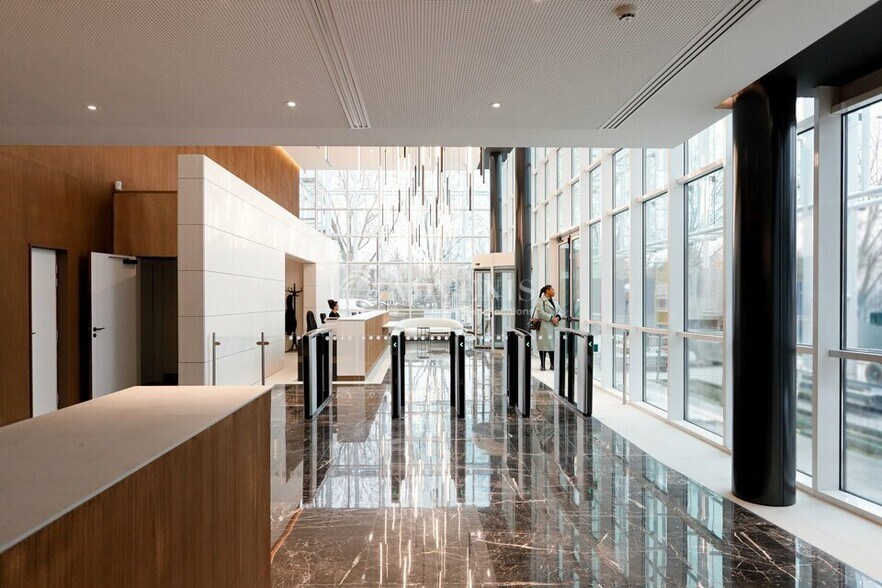 52 Quai De Dion Bouton, Puteaux to rent - Building Photo - Image 1 of 12