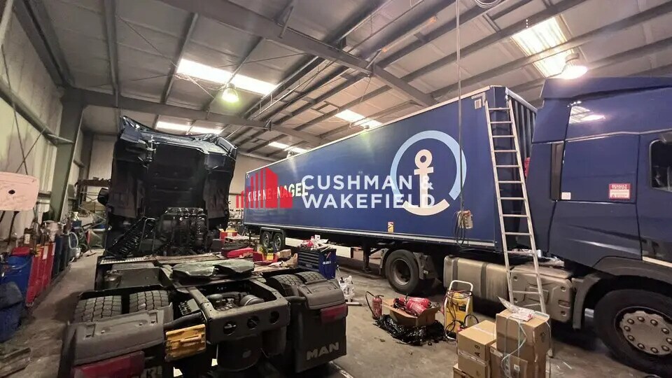 Industrial in Bruguières to rent - Building Photo - Image 3 of 17