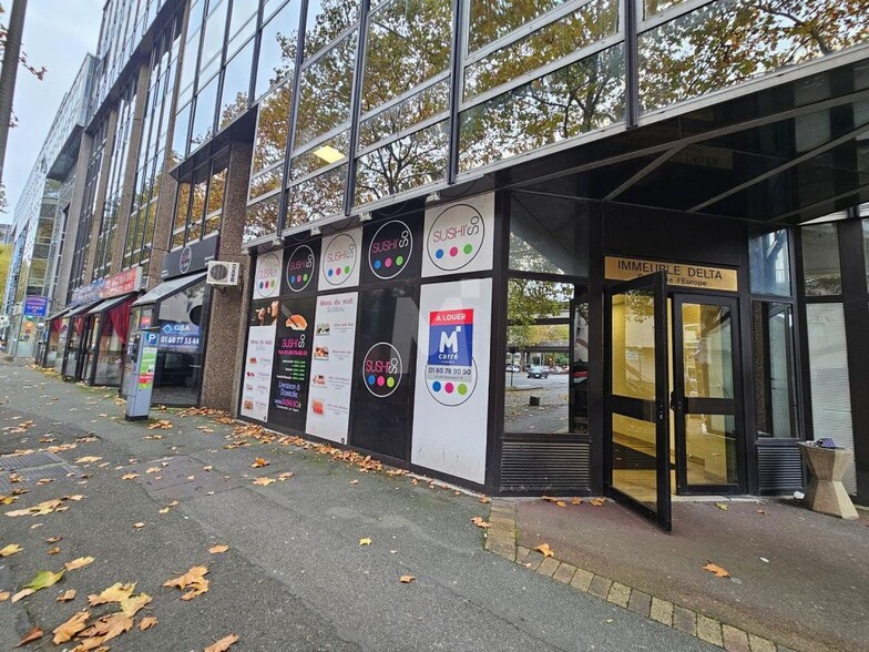 Retail in Évry-Courcouronnes to rent - Building Photo - Image 1 of 9