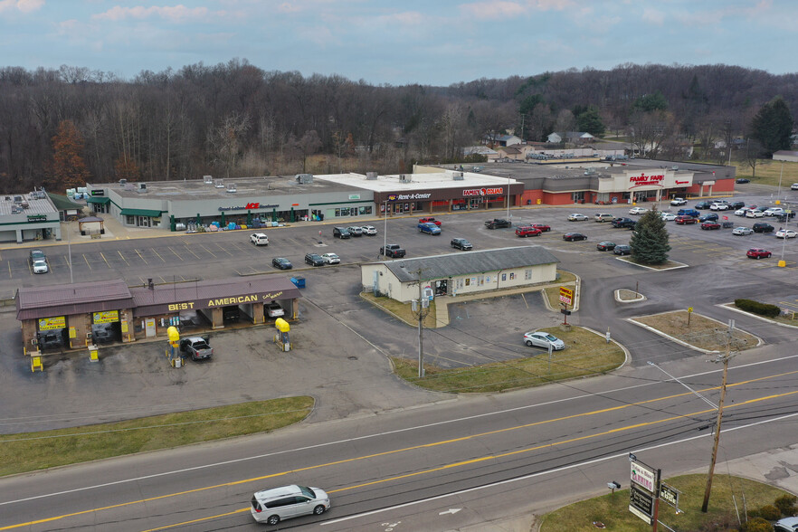 1571-1603 Capital Ave, Battle Creek, MI for sale - Building Photo - Image 3 of 6