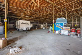 147 Warehouse St, Weber City, VA for rent Interior Photo- Image 2 of 2