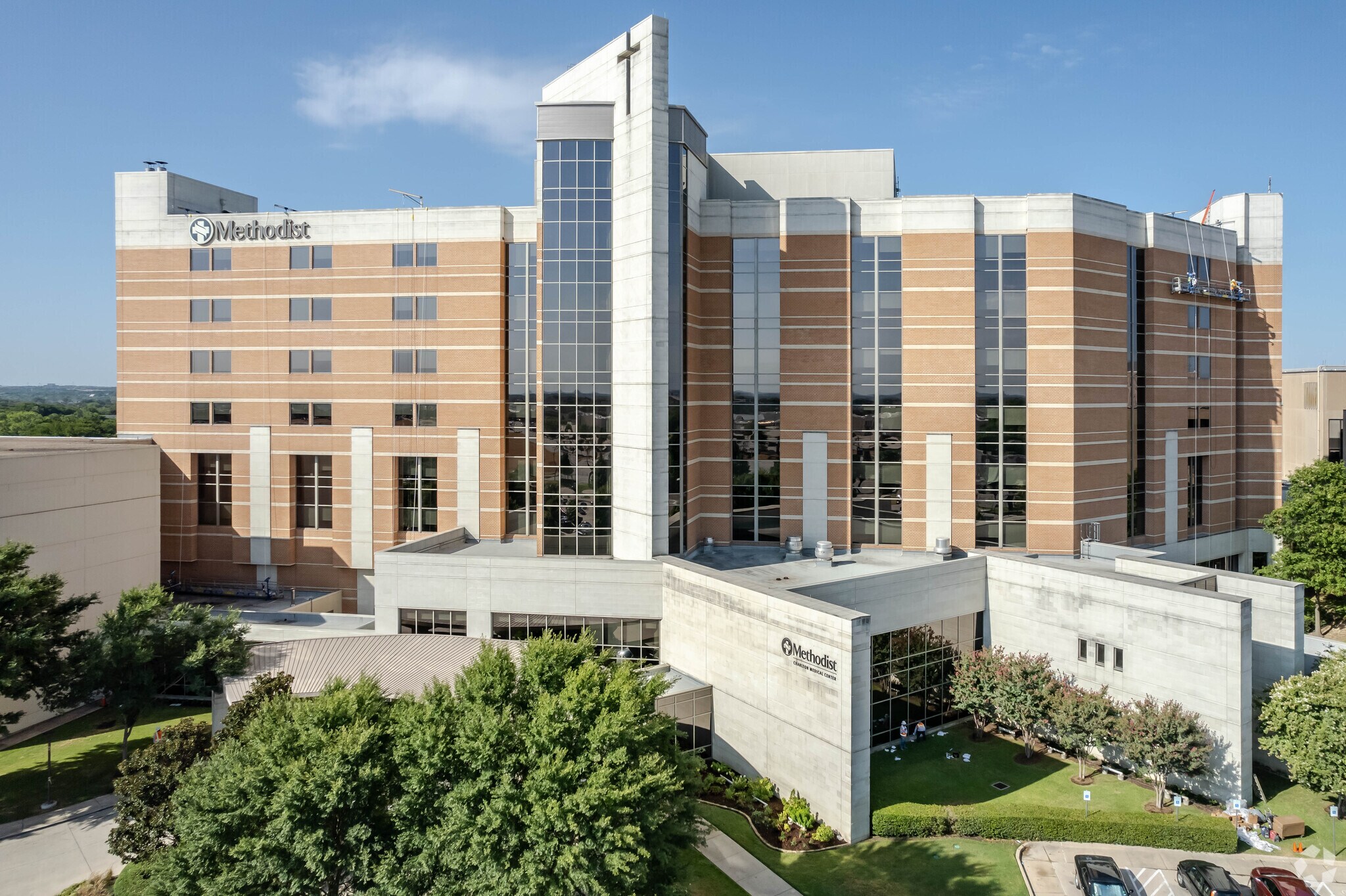 3450 W Wheatland Rd, Dallas, TX to rent Primary Photo- Image 1 of 8