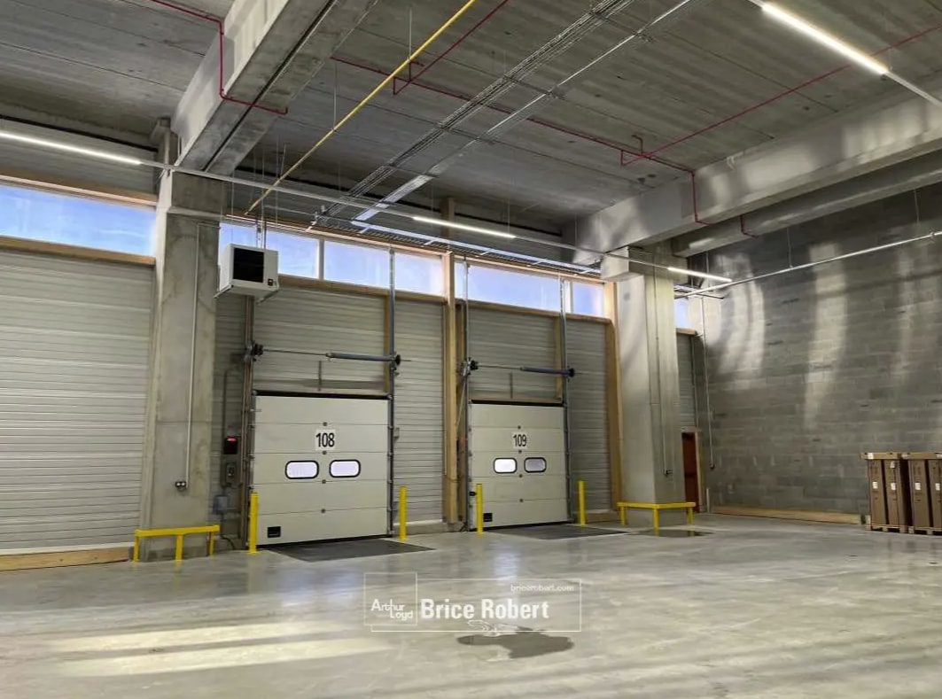 Light Industrial in Lyon to rent Interior Photo- Image 1 of 3