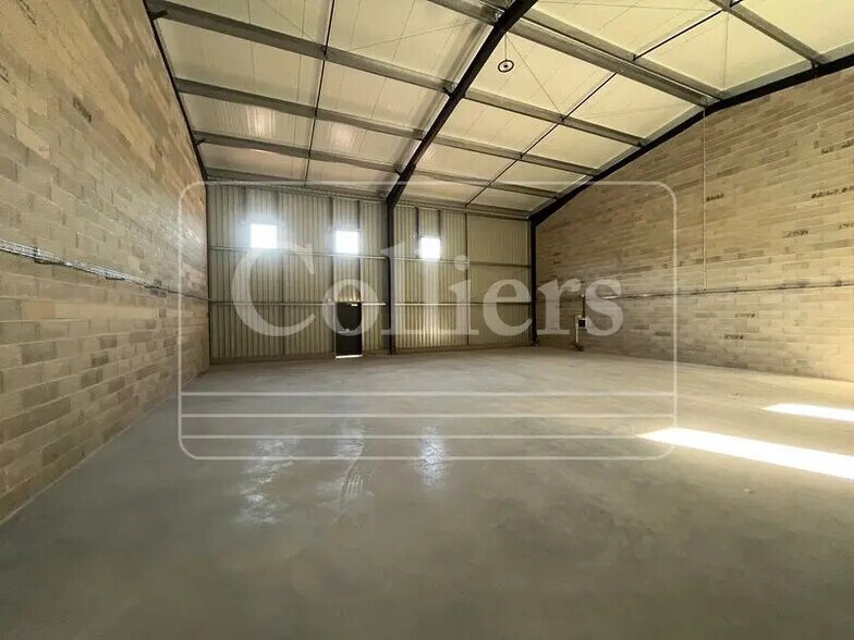 Light Industrial in Peypin for sale - Interior Photo - Image 3 of 5