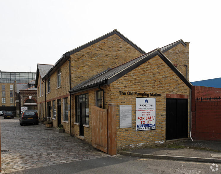 Pump Aly, Brentford for rent - Building Photo - Image 2 of 40